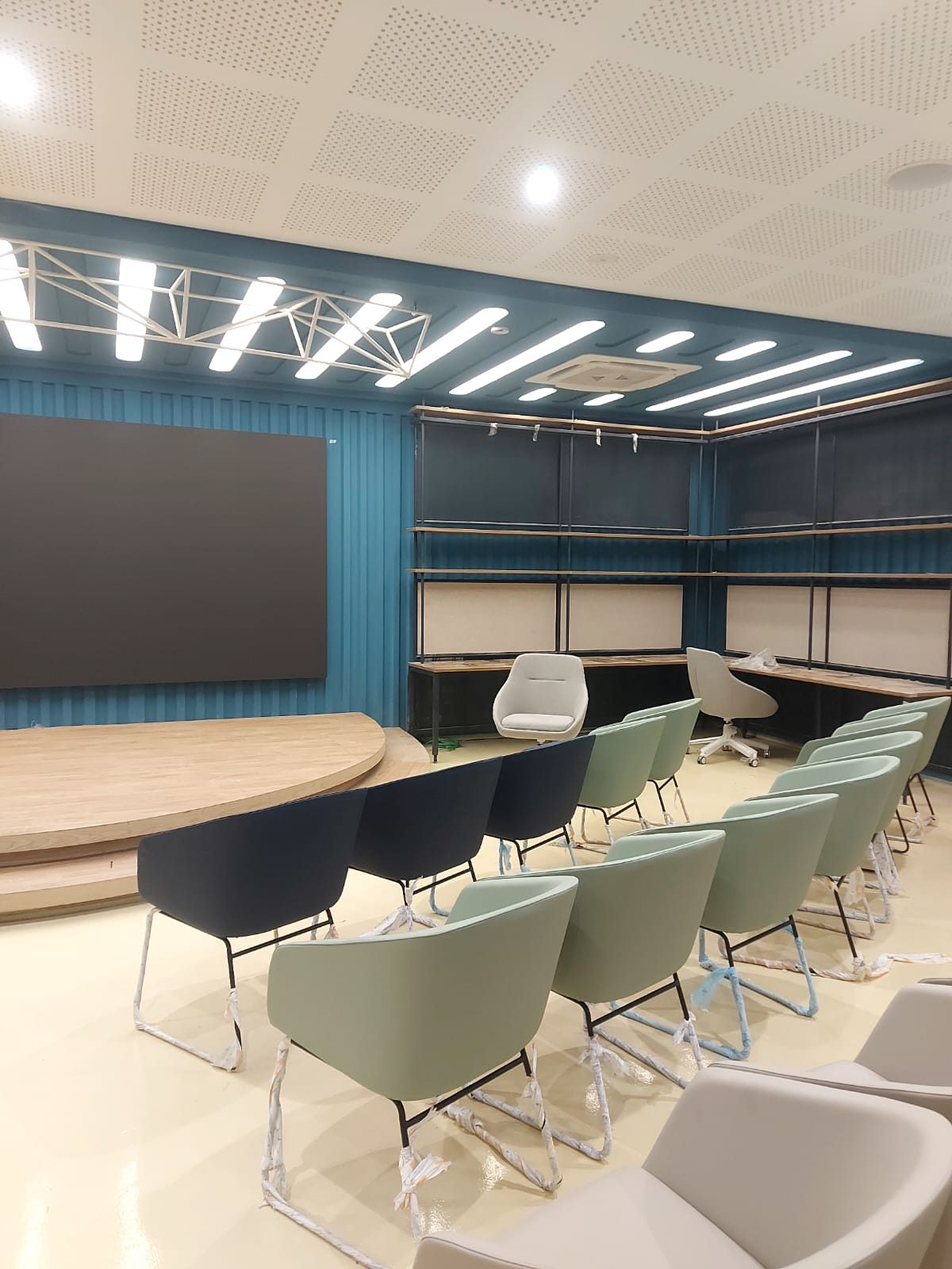 Unilever — RYK Factory Office — Unilever industrial / factory office in Rahim Yar Khan, Pakistan — view 12